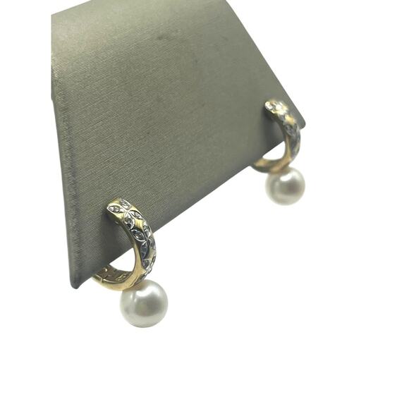 14K Yellow Gold Mini Pearl Hoop Earrings (13558) - Picture 6 of 9